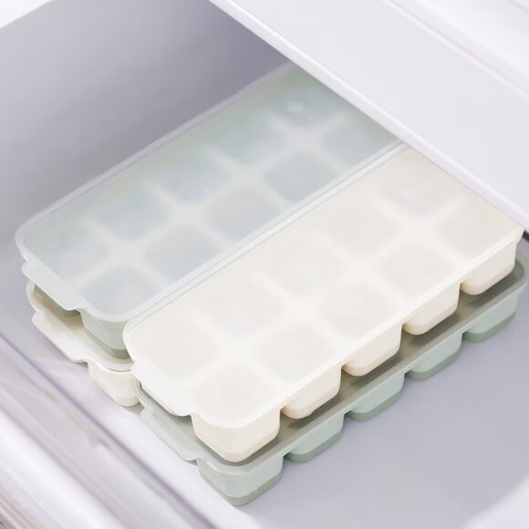 LAST CHANCE - IKEA SPJUTROCKA Ice Cube Tray with Lid - 2 Pack - Mixed Colours - Picture 3 of 13